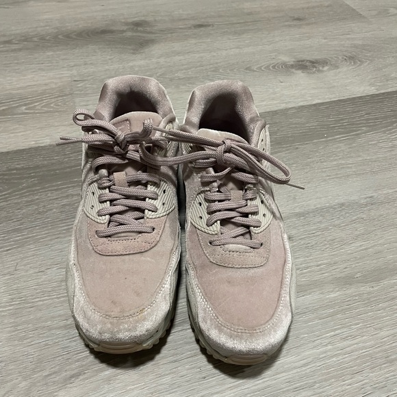 Nike Air Max Pink Suede Size 8 - Picture 3 of 6